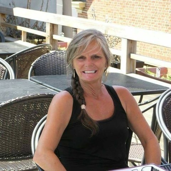 Meet your Posher, Janet - Picture 1 of 1